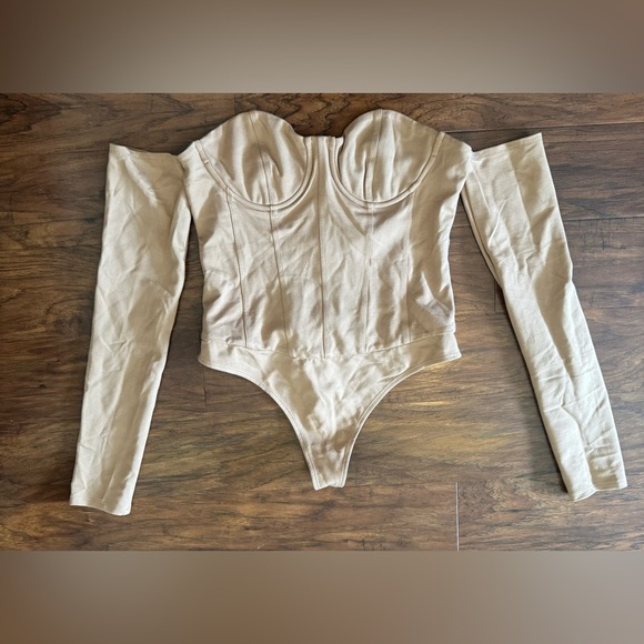 NBD Tops - Revolve NBD Eleonora Bodysuit Light Beige Off Shoulder Sleeves Party NWT Medium